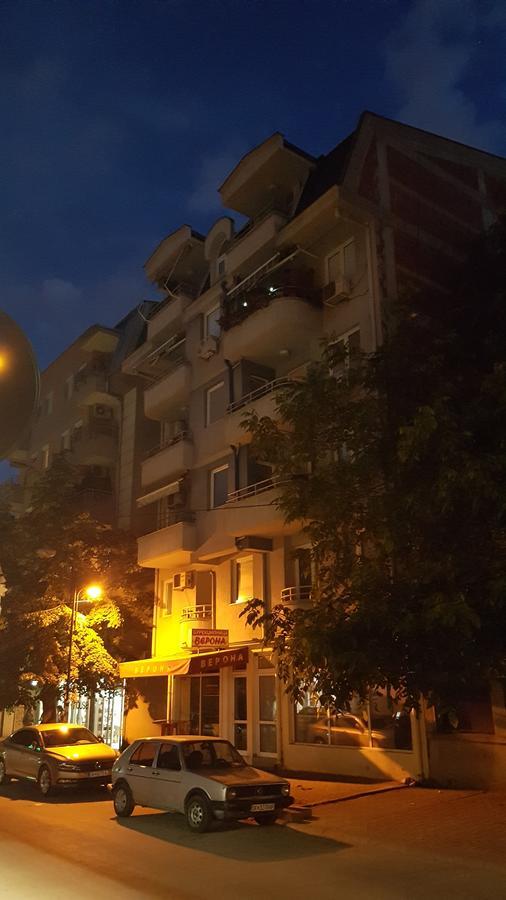 Apartamento Veki'S House Skopie Exterior foto